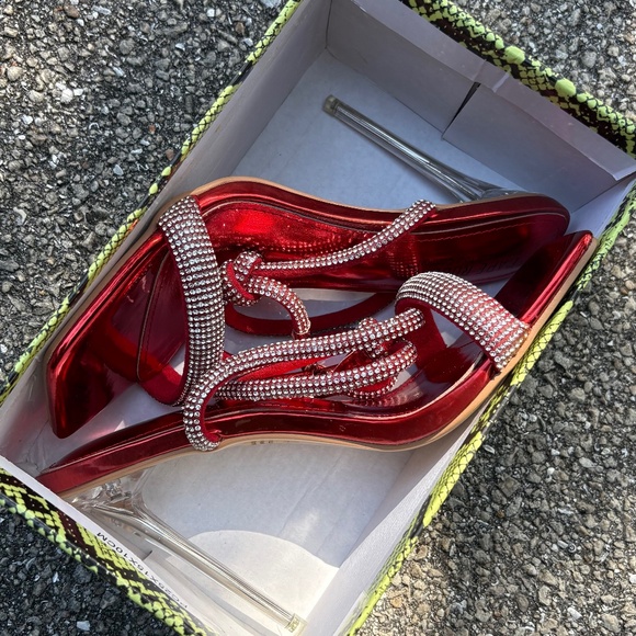 LEXINGTON - Picture 4 of 6